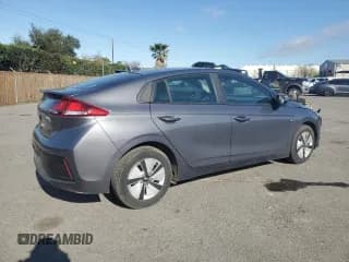 ✅ 2018 Hyundai Ioniq Blue • VIN: KMHC65LC2JU069390 • Lot: 50445545. Wystawiony na Copart z przebiegiem 85 667 mil. Bezpłatny archiwum sprzedaży aukcyjnych z USA i szczegółowy raport historii pojazdu na DreamBid. Zdjęcie 3.