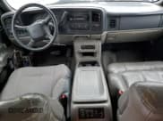 ✅ 2001 Chevrolet Suburban LS • VIN: 1GNEC16T01J293129 • Lot: 50886925. Wystawiony na Copart z przebiegiem 337 055 mil. Bezpłatny archiwum sprzedaży aukcyjnych z USA i szczegółowy raport historii pojazdu na DreamBid. Zdjęcie 8.