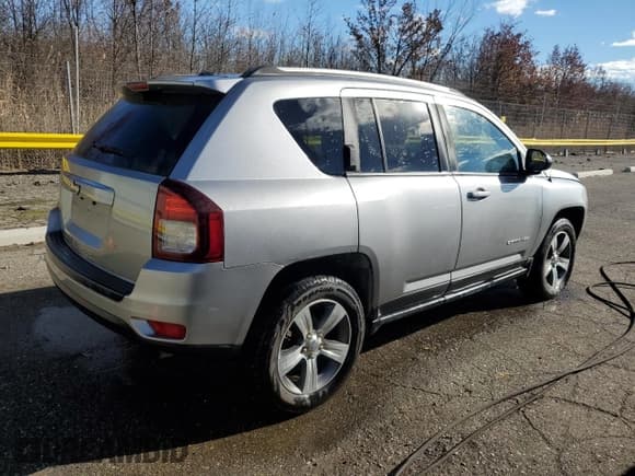 ✅ 2016 Jeep Compass Sport • VIN: 1C4NJDBB4GD646511 • Lot: 93096655. Wystawiony na Copart z przebiegiem 138 126 mil. Bezpłatny archiwum sprzedaży aukcyjnych z USA i szczegółowy raport historii pojazdu na DreamBid. Zdjęcie 3.