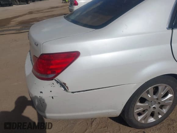 ✅ 2010 Toyota Avalon XLS • VIN: 4T1BK3DB5AU363884 • Lot: 43682934. Wystawiony na IAAI z przebiegiem 168 458 mil. Bezpłatny archiwum sprzedaży aukcyjnych z USA i szczegółowy raport historii pojazdu na DreamBid. Zdjęcie 17.