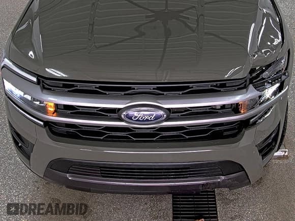 ✅ 2024 Ford Expedition XLT • VIN: 1FMJU1J86REA72349 • Lot: 43944786. Wystawiony na IAAI z przebiegiem 54 528 mil. Bezpłatny archiwum sprzedaży aukcyjnych z USA i szczegółowy raport historii pojazdu na DreamBid. Zdjęcie 17.