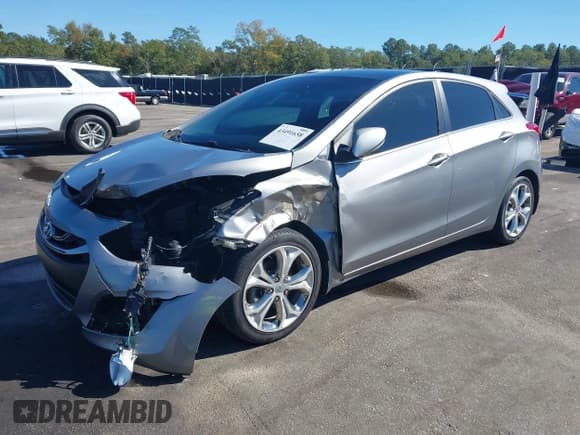 ✅ 2015 Hyundai Elantra • VIN: KMHD35LH3FU246321 • Lot: 43491658. Wystawiony na IAAI z przebiegiem 78 519 mil. Bezpłatny archiwum sprzedaży aukcyjnych z USA i szczegółowy raport historii pojazdu na DreamBid. Zdjęcie 17.