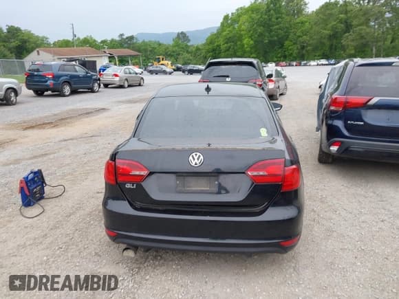 ✅ 2012 Volkswagen Jetta Autobahn • VIN: 3VW4A7AJ3CM393831 • Lot: 42292910. Listed on IAAI with 162,611 mi. Free auction sales archive from the USA and detailed vehicle history report at DreamBid. Image 16.