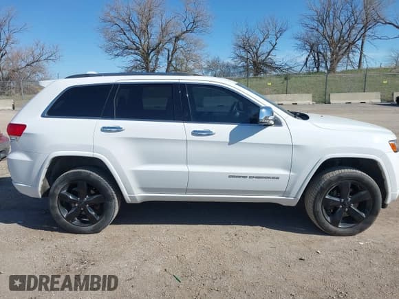 ✅ 2015 Jeep Grand Cherokee Overland • VIN: 1C4RJFCM2FC737133 • Лот: 42012000. Опубликован ранее на IAAI с пробегом 132 928 миль. Бесплатный доступ к архиву аукционных продаж из США и подробный отчёт об истории автомобиля на DreamBid. Изображение 14.