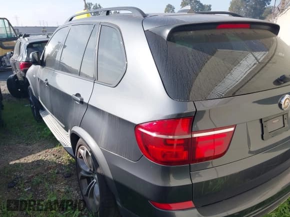 ✅ 2012 BMW X5 50i • VIN: 5UXZV8C50CL424522 • Lot: 43210782. Listed on IAAI with 101,221 mi. Free auction sales archive from the USA and detailed vehicle history report at DreamBid. Image 3.