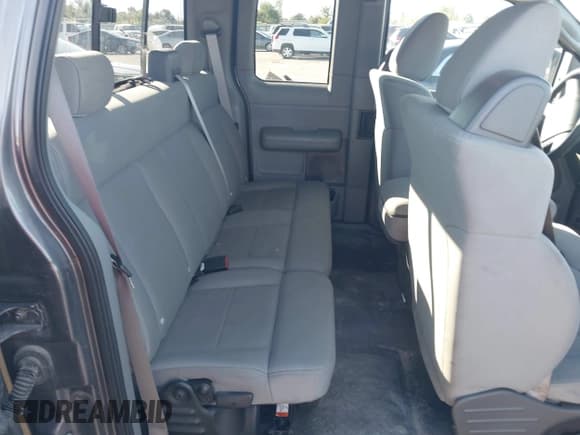 ✅ 2007 Ford F-150 STX • VIN: 1FTRX12W97FB19439 • Lot: 43578613. Wystawiony na IAAI z przebiegiem 204 767 mil. Bezpłatny archiwum sprzedaży aukcyjnych z USA i szczegółowy raport historii pojazdu na DreamBid. Zdjęcie 8.