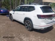 ✅ 2024 Volkswagen Atlas SEL Premium R-Line • VIN: 1V2FR2CA2RC617765 • Lot: 41990546. Wystawiony na IAAI z przebiegiem 15 098 mil. Bezpłatny archiwum sprzedaży aukcyjnych z USA i szczegółowy raport historii pojazdu na DreamBid. Zdjęcie 3.