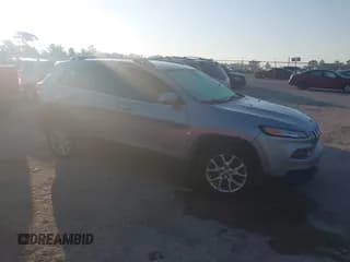 ✅ 2014 Jeep Cherokee Latitude • VIN: 1C4PJLCB5EW225657 • Lot: 43714635. Wystawiony na IAAI z przebiegiem 198 486 mil. Bezpłatny archiwum sprzedaży aukcyjnych z USA i szczegółowy raport historii pojazdu na DreamBid. Zdjęcie 1.