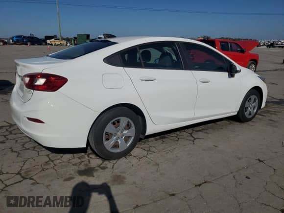 2018 Chevrolet Cruze LS z VIN 1G1BC5SM5J7162477, wystawiony jako Copart lot #84434695 z przebiegiem 69 588 mil mil oraz Szkoda całkowita • Salvage title. Historia ofert i sprzedaży dostępna na DreamBid. Obrazek 3.