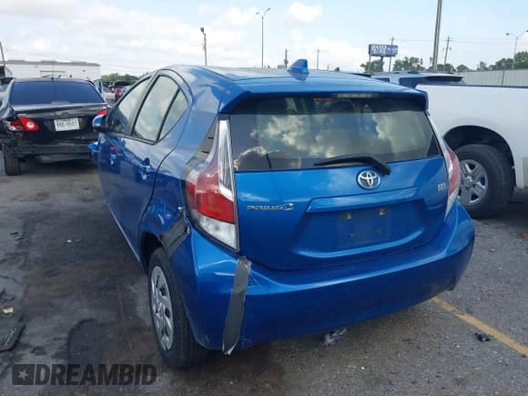 ✅ 2016 Toyota Prius One • VIN: JTDKDTB32G1132591 • Lot: 42092764. Listed on IAAI with 67,472 mi. Free auction sales archive from the USA and detailed vehicle history report at DreamBid. Image 3.