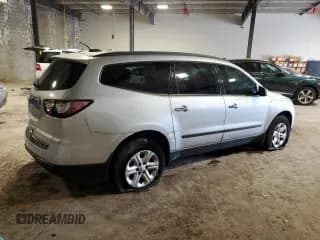 ✅ 2017 Chevrolet Traverse LS • VIN: 1GNKRFKD9HJ295789 • Lot: 68492184. Wystawiony na Copart z przebiegiem 83 037 mil. Bezpłatny archiwum sprzedaży aukcyjnych z USA i szczegółowy raport historii pojazdu na DreamBid. Zdjęcie 3.