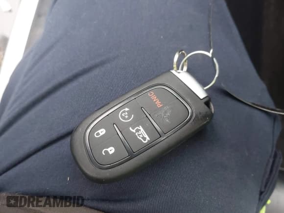 ✅ 2022 Jeep Cherokee Latitude Lux • VIN: 1C4PJLMX9ND513770 • Lot: 43559388. Listed on IAAI with 53,236 mi. Free auction sales archive from the USA and detailed vehicle history report at DreamBid. Image 11.