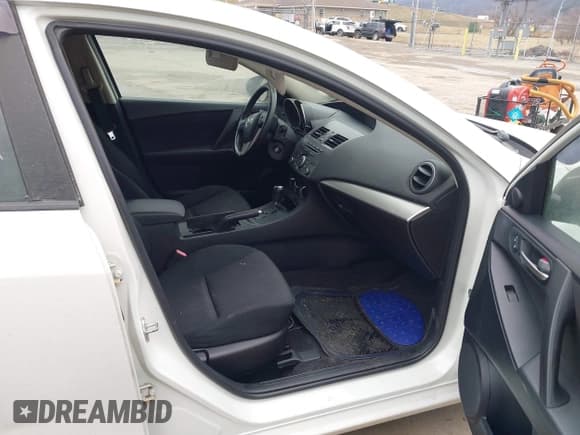 ✅ 2012 Mazda 3 i Touring • VIN: JM1BL1L85C1530812 • Lot: 41640423. Listed on IAAI with 135,744 mi. Free auction sales archive from the USA and detailed vehicle history report at DreamBid. Image 5.