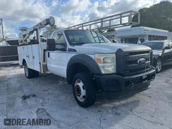 ✅ 2013 Ford F-550 XL • VIN: 1FDUF5GY4DEB60881 • Лот: 75916354. Опубликован ранее на Copart с пробегом 139 833 миль. Бесплатный доступ к архиву аукционных продаж из США и подробный отчёт об истории автомобиля на DreamBid. Изображение 1.