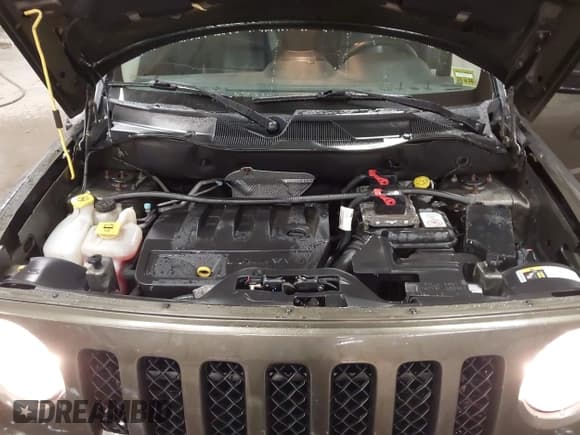 ✅ 2016 Jeep Patriot High Altitude • VIN: 1C4NJRFB1GD557776 • Lot: 43525759. Wystawiony na IAAI z przebiegiem 102 764 mil. Bezpłatny archiwum sprzedaży aukcyjnych z USA i szczegółowy raport historii pojazdu na DreamBid. Zdjęcie 10.