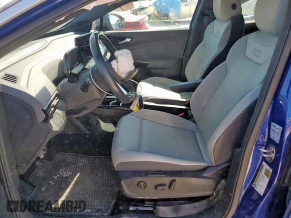 ✅ 2021 Volkswagen ID.4 Pro S • VIN: WVGKMPE24MP042860 • Lot: 86502195. Listed on Copart with 144 mi. Free auction sales archive from the USA and detailed vehicle history report at DreamBid. Image 7.