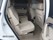 ✅ 2015 Audi Q7 Premium Plus • VIN: WA1LGAFE5FD032522 • Lot: 43881461. Wystawiony na IAAI z przebiegiem 126 634 mil. Bezpłatny archiwum sprzedaży aukcyjnych z USA i szczegółowy raport historii pojazdu na DreamBid. Zdjęcie 8.