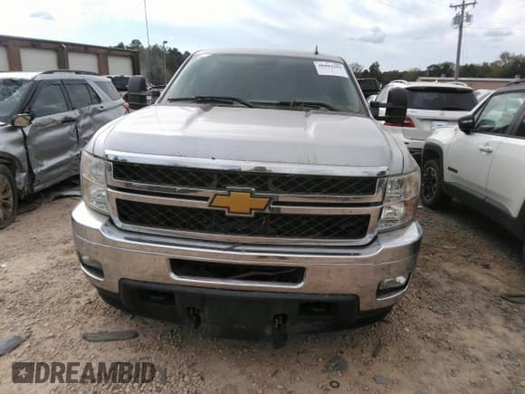 ✅ 2012 Chevrolet Silverado 2500HD LT • VIN: 1GC2KXCG1CZ337684 • Lot: 40494392. Wystawiony na IAAI z przebiegiem Nie podano. Bezpłatny archiwum sprzedaży aukcyjnych z USA i szczegółowy raport historii pojazdu na DreamBid. Zdjęcie 12.