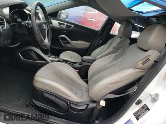 ✅ 2013 Hyundai Veloster w/Black Int • VIN: KMHTC6AD4DU102520 • Lot: 89083415. Wystawiony na Copart z przebiegiem 116 064 mil. Bezpłatny archiwum sprzedaży aukcyjnych z USA i szczegółowy raport historii pojazdu na DreamBid. Zdjęcie 7.