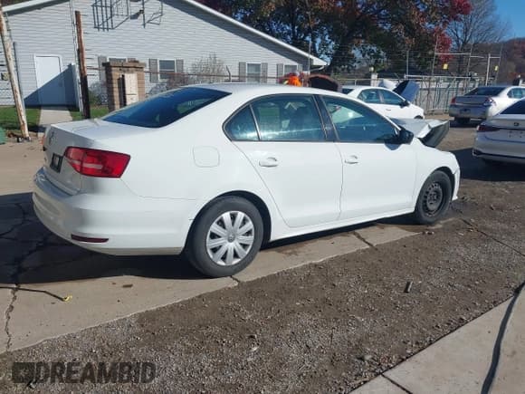 ✅ 2015 Volkswagen Jetta S • VIN: 3VW2K7AJ8FM261138 • Lot: 43675714. Listed on IAAI with 166,592 mi. Free auction sales archive from the USA and detailed vehicle history report at DreamBid. Image 4.