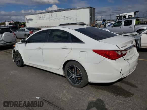 2013 Hyundai Sonata GLS z VIN 5NPEB4AC8DH551978, wystawiony jako Copart lot #86252385 z przebiegiem 136 419 mil mil oraz Szkoda całkowita • Salvage title. Historia ofert i sprzedaży dostępna na DreamBid. Obrazek 2.