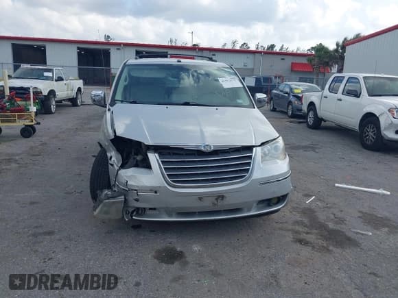 ✅ 2009 Chrysler Town & Country Limited • VIN: 2A8HR64X59R561518 • Lot: 41912572. Wystawiony na IAAI z przebiegiem 165 518 mil. Bezpłatny archiwum sprzedaży aukcyjnych z USA i szczegółowy raport historii pojazdu na DreamBid. Zdjęcie 12.