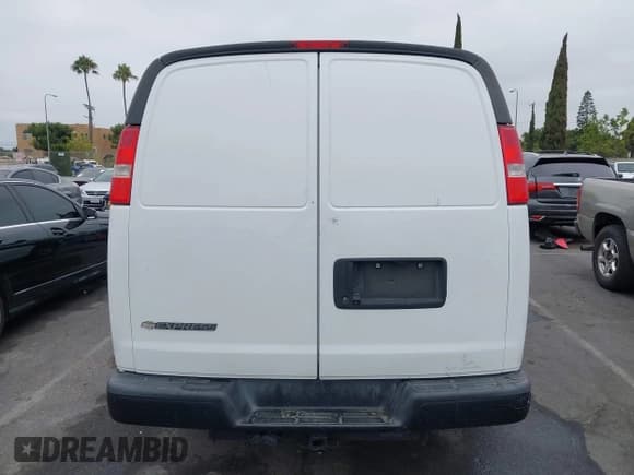 ✅ 2019 Chevrolet Express Cargo • VIN: 1GCWGBFG2K1310055 • Лот: 42983600. Опубликован ранее на IAAI с пробегом 162 413 миль. Бесплатный доступ к архиву аукционных продаж из США и подробный отчёт об истории автомобиля на DreamBid. Изображение 17.