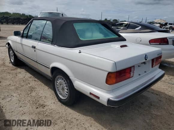 1990 BMW 3 Series z VIN WBABB2319LEC20795, wystawiony jako Copart lot #75079694 z przebiegiem 155 682 mil mil oraz Szkoda całkowita • Salvage title. Historia ofert i sprzedaży dostępna na DreamBid. Obrazek 2.