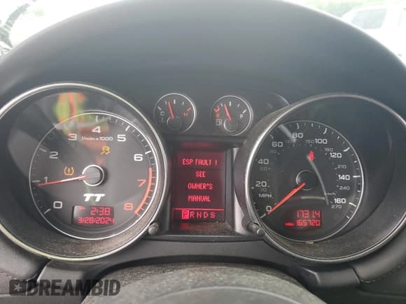 ✅ 2008 Audi TT 3.2L • VIN: TRURD38J481038594 • Lot: 61454905. Wystawiony na Copart z przebiegiem 165 720 mil. Bezpłatny archiwum sprzedaży aukcyjnych z USA i szczegółowy raport historii pojazdu na DreamBid. Zdjęcie 9.