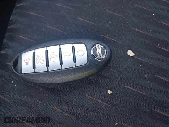 ✅ 2017 Nissan Rogue SV • VIN: 5N1AT2MV8HC780753 • Lot: 43519287. Listed on IAAI with 86,535 mi. Free auction sales archive from the USA and detailed vehicle history report at DreamBid. Image 11.