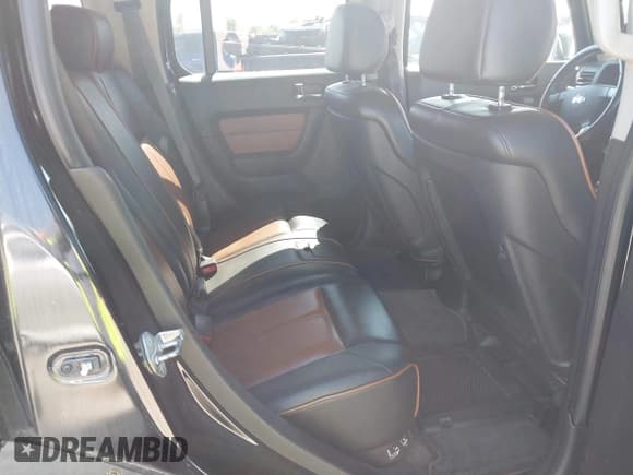 ✅ 2006 Hummer H3 • VIN: 5GTDN136268112147 • Lot: 43534253. Wystawiony na IAAI z przebiegiem 160 566 mil. Bezpłatny archiwum sprzedaży aukcyjnych z USA i szczegółowy raport historii pojazdu na DreamBid. Zdjęcie 8.