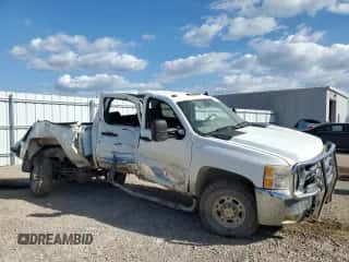 2008 Chevrolet Silverado 2500HD LTZ z VIN 1GCHK23608F209353, wystawiony jako Copart lot #67325535 z przebiegiem 296 209 mil mil oraz Szkoda całkowita • Salvage title. Historia ofert i sprzedaży dostępna na DreamBid. Obrazek 4.