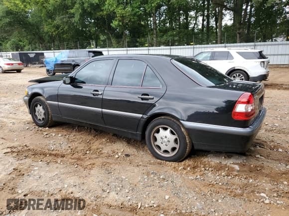 ✅ 1999 Mercedes-Benz C 230/260/280/320 • VIN: WDBHA24G2XA793372 • Lot: 70006645. Wystawiony na Copart z przebiegiem 84 517 mil. Bezpłatny archiwum sprzedaży aukcyjnych z USA i szczegółowy raport historii pojazdu na DreamBid. Zdjęcie 2.