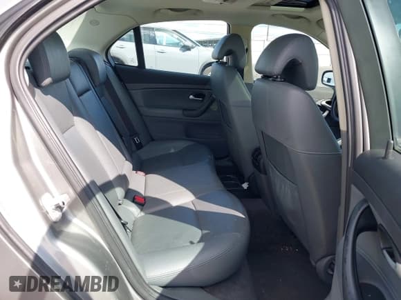 ✅ 2004 Saab 9-3 Linear • VIN: YS3FB49S041036411 • Lot: 42010899. Wystawiony na IAAI z przebiegiem 130 847 mil. Bezpłatny archiwum sprzedaży aukcyjnych z USA i szczegółowy raport historii pojazdu na DreamBid. Zdjęcie 8.