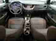 2018 Hyundai Accent SEL z VIN 3KPC24A31JE005806, wystawiony jako Copart lot #40183554 z przebiegiem 96 002 mil mil oraz . Historia ofert i sprzedaży dostępna na DreamBid. Obrazek 8.