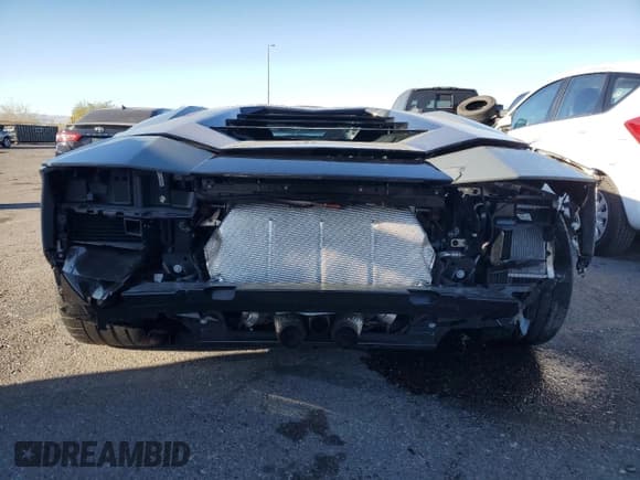 ✅ 2018 Lamborghini Aventador S • VIN: ZHWUG4ZD1JLA06944 • Lot: 83040274. Listed on Copart with 7,816 mi. Free auction sales archive from the USA and detailed vehicle history report at DreamBid. Image 6.