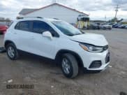 ✅ 2020 Chevrolet Trax LT • VIN: KL7CJPSB5LB000700 • Lot: 43531707. Wystawiony na IAAI z przebiegiem 28 920 mil. Bezpłatny archiwum sprzedaży aukcyjnych z USA i szczegółowy raport historii pojazdu na DreamBid. Zdjęcie 1.