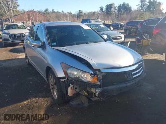 ✅ 2011 Honda Accord EX • VIN: 1HGCP2F73BA105347 • Lot: 43809608. Wystawiony na IAAI z przebiegiem 176 251 mil. Bezpłatny archiwum sprzedaży aukcyjnych z USA i szczegółowy raport historii pojazdu na DreamBid. Zdjęcie 6.