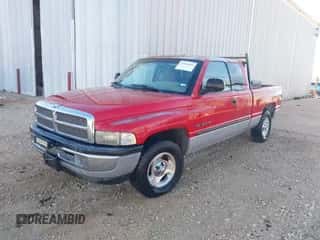 2001 Dodge 1500 z VIN 3B7HC13Z11M251893, wystawiony jako IAAI lot #43284344 z przebiegiem 152 699 mil mil oraz . Historia ofert i sprzedaży dostępna na DreamBid. Obrazek 2.