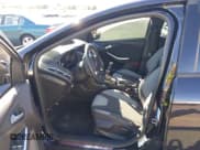 ✅ 2013 Ford Focus ST • VIN: 1FADP3L97DL359302 • Lot: 43239671. Wystawiony na IAAI z przebiegiem 165 219 mil. Bezpłatny archiwum sprzedaży aukcyjnych z USA i szczegółowy raport historii pojazdu na DreamBid. Zdjęcie 5.