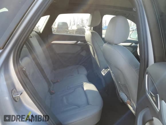 ✅ 2016 Audi Q3 Prestige • VIN: WA1GFCFS4GR005225 • Lot: 36504313. Wystawiony na Copart z przebiegiem 65 195 mil. Bezpłatny archiwum sprzedaży aukcyjnych z USA i szczegółowy raport historii pojazdu na DreamBid. Zdjęcie 11.