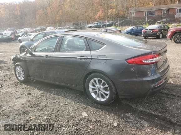 ✅ 2019 Ford Fusion SE • VIN: 3FA6P0HD8KR248809 • Lot: 92099995. Listed on Copart with 67,801 mi. Free auction sales archive from the USA and detailed vehicle history report at DreamBid. Image 2.