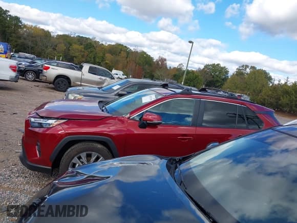 ✅ 2025 Toyota RAV4 XLE Premium • VIN: 2T3C1RFV6SW385130 • Lot: 43547246. Listed on IAAI with 9,477 mi. Free auction sales archive from the USA and detailed vehicle history report at DreamBid. Image 14.