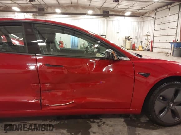 ✅ 2018 Tesla Model 3 Long Range Battery • VIN: 5YJ3E1EA8JF037757 • Lot: 43580541. Wystawiony na IAAI z przebiegiem 110 954 mil. Bezpłatny archiwum sprzedaży aukcyjnych z USA i szczegółowy raport historii pojazdu na DreamBid. Zdjęcie 6.