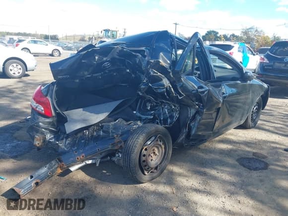 ✅ 2010 Toyota Yaris • VIN: JTDBT4K38A4066045 • Lot: 43532513. Wystawiony na IAAI z przebiegiem 136 318 mil. Bezpłatny archiwum sprzedaży aukcyjnych z USA i szczegółowy raport historii pojazdu na DreamBid. Zdjęcie 4.