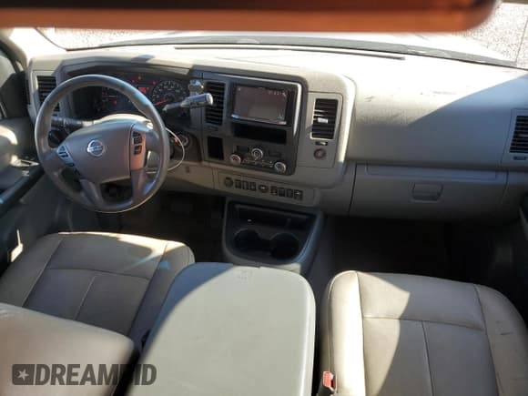 ✅ 2016 Nissan NV SL • VIN: 5BZAF0AA7GN854331 • Lot: 68736034. Wystawiony na Copart z przebiegiem 102 276 mil. Bezpłatny archiwum sprzedaży aukcyjnych z USA i szczegółowy raport historii pojazdu na DreamBid. Zdjęcie 8.