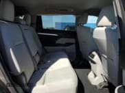 ✅ 2019 Toyota Highlander LE • VIN: 5TDBZRFH7KS984117 • Lot: 91138465. Listed on Copart with 106,268 mi. Free auction sales archive from the USA and detailed vehicle history report at DreamBid. Image 11.