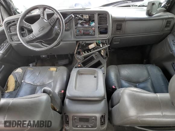 ✅ 2006 Chevrolet Silverado 2500HD LT1 • VIN: 1GCHC23D16F185881 • Lot: 44713115. Wystawiony na Copart z przebiegiem Nie podano. Bezpłatny archiwum sprzedaży aukcyjnych z USA i szczegółowy raport historii pojazdu na DreamBid. Zdjęcie 8.