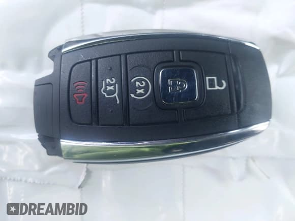 ✅ 2017 Lincoln Continental Reserve • VIN: 1LN6L9NP7H5631480 • Lot: 43738591. Wystawiony na IAAI z przebiegiem 87 317 mil. Bezpłatny archiwum sprzedaży aukcyjnych z USA i szczegółowy raport historii pojazdu na DreamBid. Zdjęcie 11.