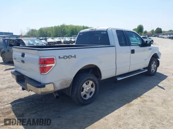 ✅ 2014 Ford F-150 XL • VIN: 1FTFX1ETXEFC02041 • Lot: 42268159. Wystawiony na IAAI z przebiegiem 169 999 mil. Bezpłatny archiwum sprzedaży aukcyjnych z USA i szczegółowy raport historii pojazdu na DreamBid. Zdjęcie 4.
